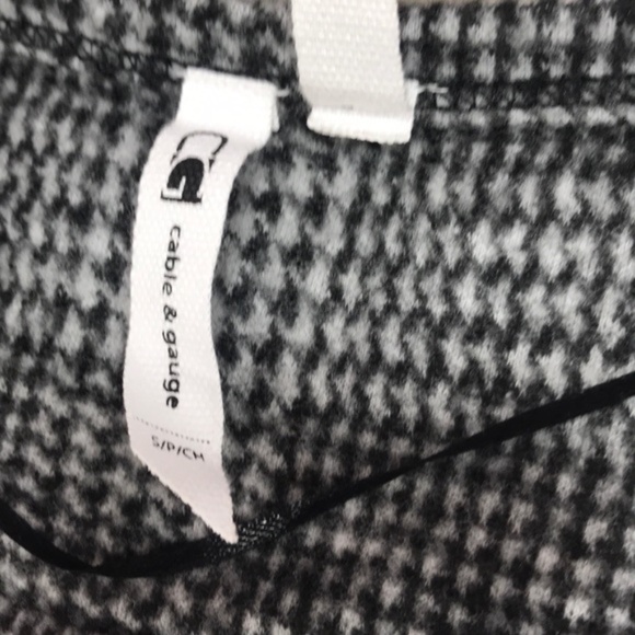 CG Sport Cozy Glen Plaid Print Thumbhole Sweater - Picture 4 of 6